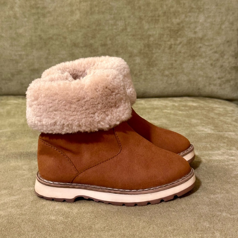 Zara Faux Fur Toddler Boots 🥾